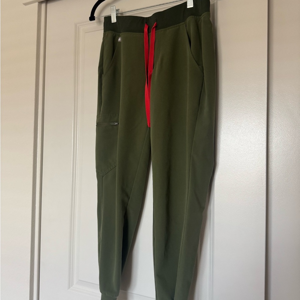 Figs Olive Joggers with Red Accent Women‘s XSP